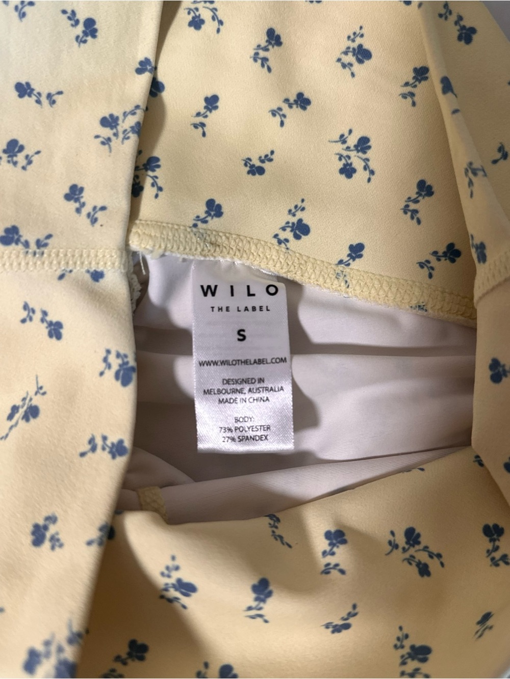 Wilo the Label yellow & blue floral print shorts size S - Picture 2 of 3